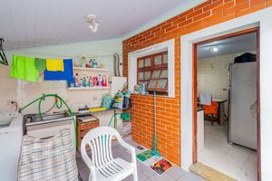 Image 35 - 915387