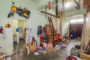 Image 19 - 915387