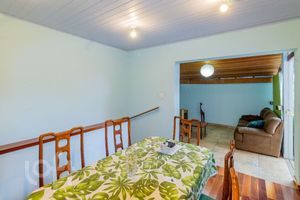 Image 6 - 915387
