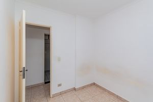 Image 10 - 915388