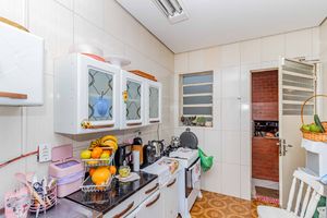 Image 23 - 915391
