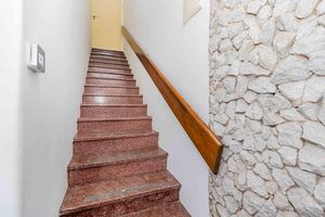 Image 26 - 915391