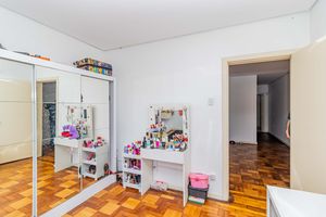 Image 37 - 915391