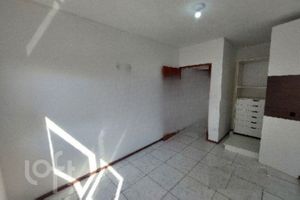 Image 5 - 915399