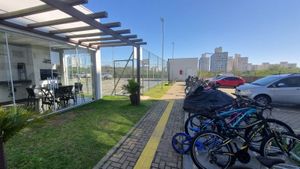 Image 32 - 915404