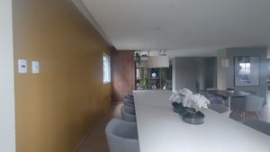 Image 15 - 915405