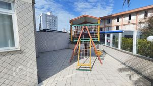 Image 32 - 915406