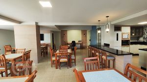 Image 34 - 915406