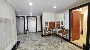 Image 33 - 915406