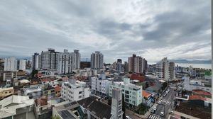 Image 10 - 915406