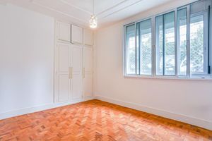 Image 19 - 915413