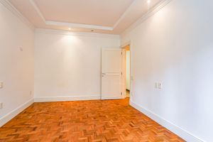 Image 4 - 915413