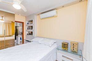 Image 32 - 915414