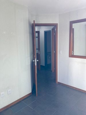 Image 3 - 915428