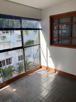 Image 6 - 915428