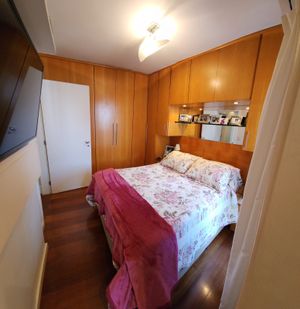 Image 14 - 915429