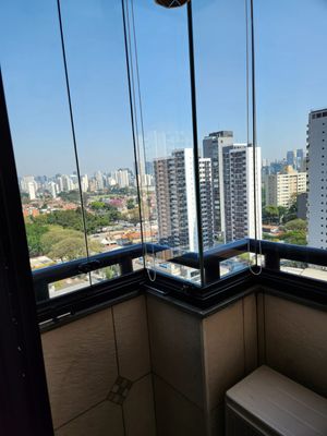 Image 19 - 915429