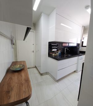 Image 29 - 915429