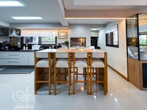 Image 10 - 915430