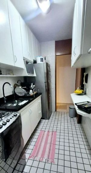 Image 14 - 915437