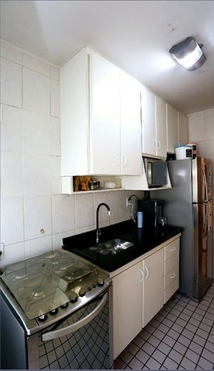 Image 17 - 915437