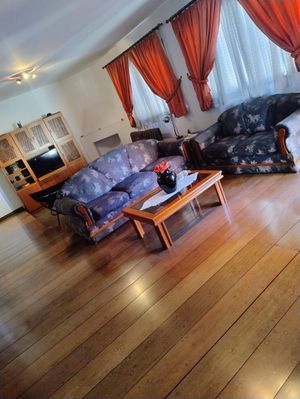 Image 19 - 915439