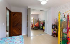 Image 17 - 915440