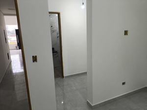 Image 20 - 915447