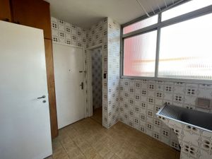 Image 18 - 915450