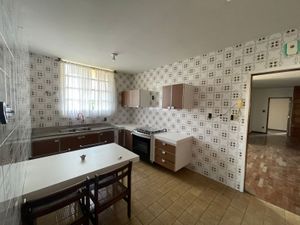 Image 9 - 915450