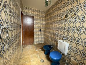 Image 12 - 915450