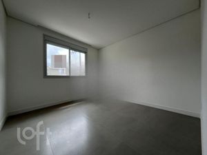 Image 11 - 915451