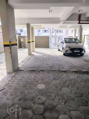Image 10 - 915508
