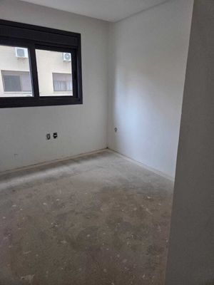 Image 1 - 915516
