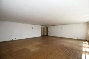 Image 3 - 915537