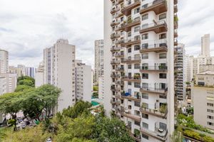 Image 24 - 915539