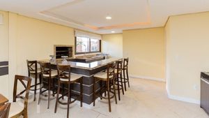 Image 34 - 915541