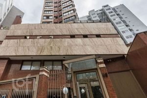 Image 37 - 915541