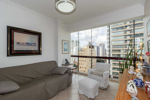 Image 1 - 915542