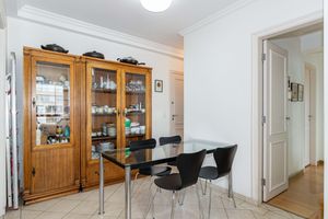 Image 5 - 915542