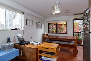 Image 32 - 915542