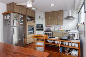Image 30 - 915542