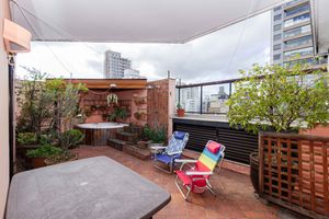 Image 37 - 915542