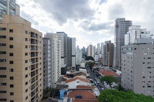 Image 39 - 915542