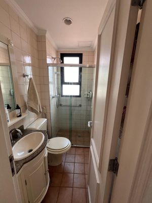 Image 7 - 915542