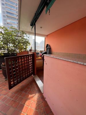 Image 22 - 915542