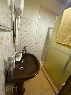 Image 1 - 915549