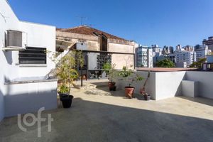Image 20 - 915550
