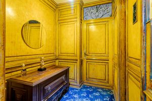 Image 15 - 915552