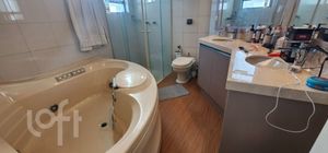 Image 3 - 915554